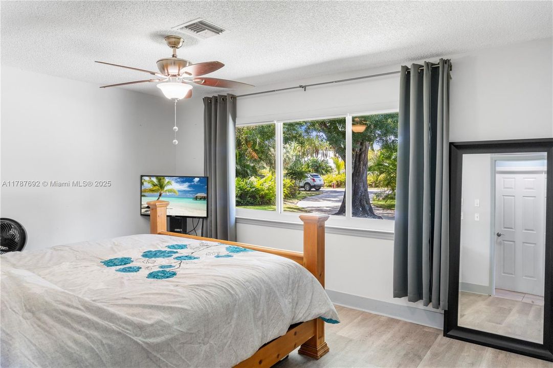 Recently Sold: $775,000 (4 beds, 3 baths, 3073 Square Feet)