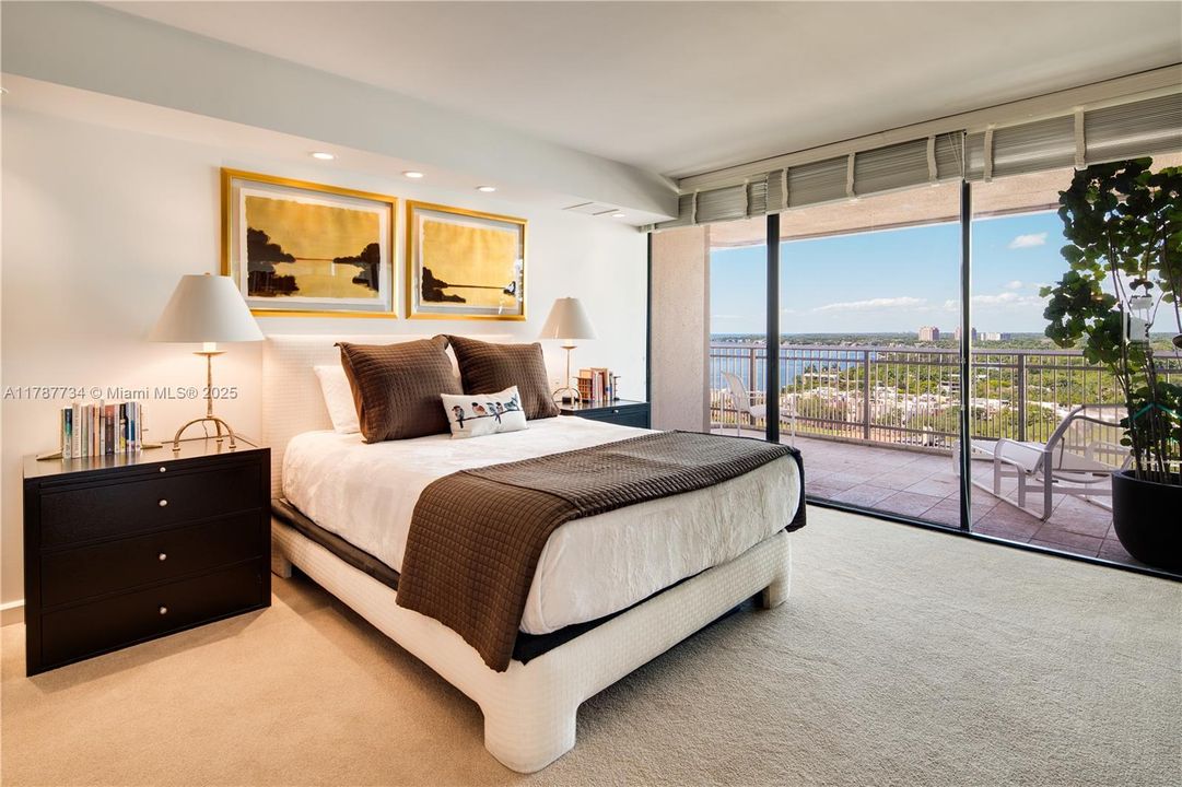 Недавно продано: $1,699,000 (2 спален, 2 ванн, 1587 Квадратных фут)