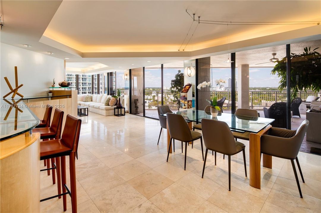 Недавно продано: $1,699,000 (2 спален, 2 ванн, 1587 Квадратных фут)