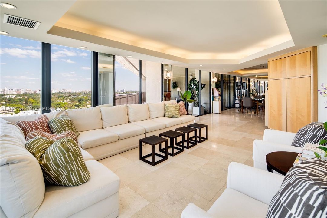 Недавно продано: $1,699,000 (2 спален, 2 ванн, 1587 Квадратных фут)