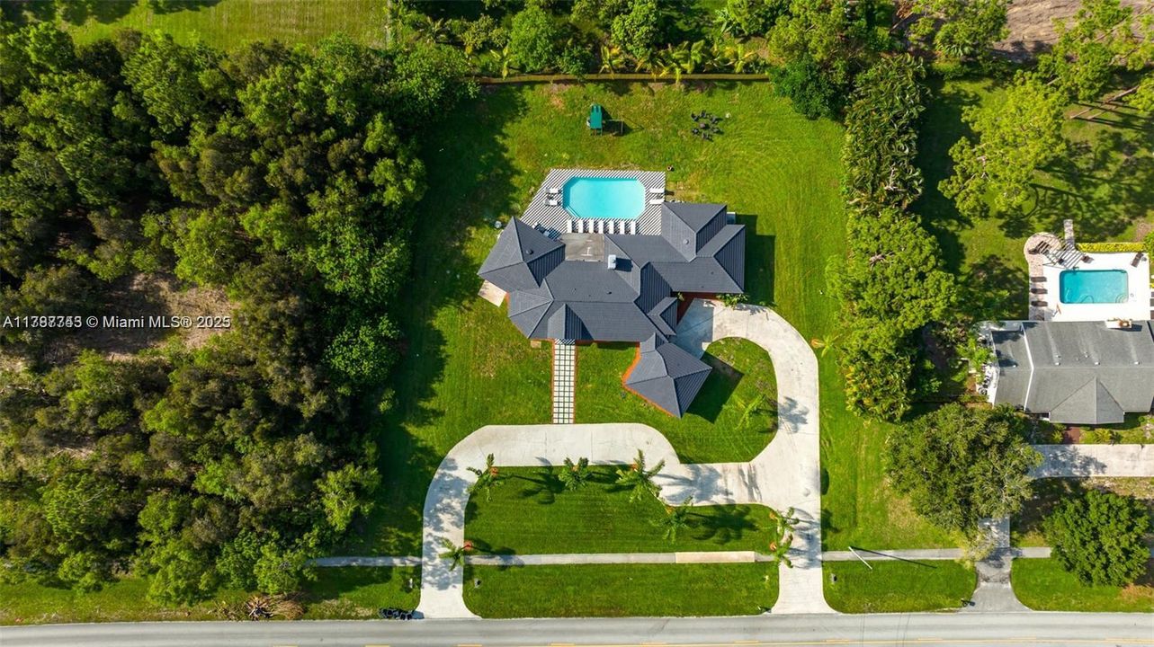 Recientemente alquilado: $9,995 (6 camas, 4 baños, 3259 Pies cuadrados)