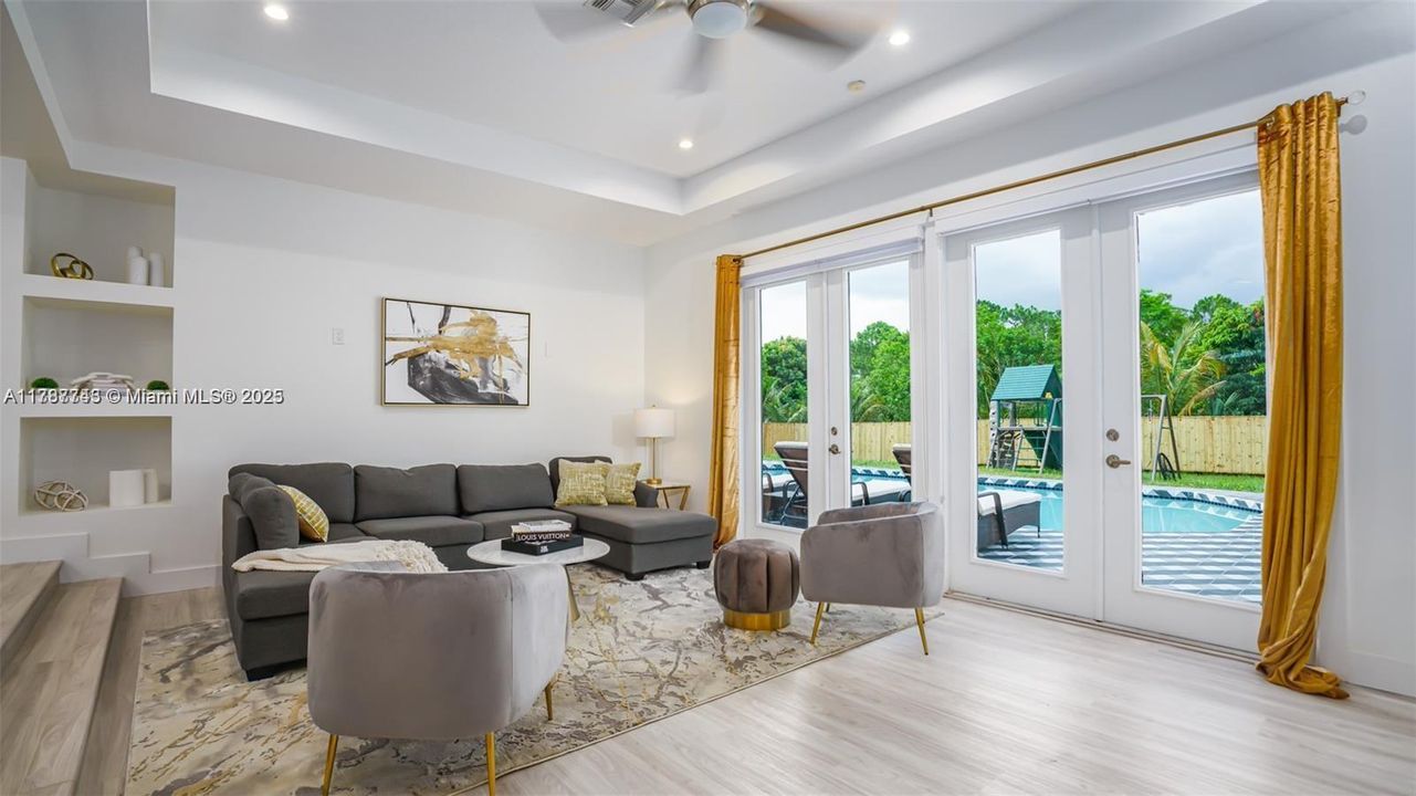 Recientemente alquilado: $9,995 (6 camas, 4 baños, 3259 Pies cuadrados)