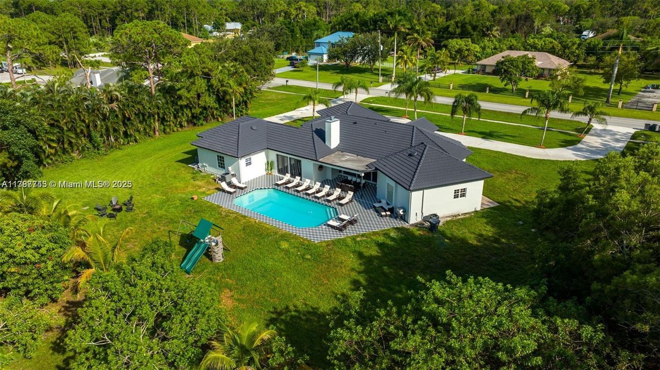 Recientemente alquilado: $9,995 (6 camas, 4 baños, 3259 Pies cuadrados)