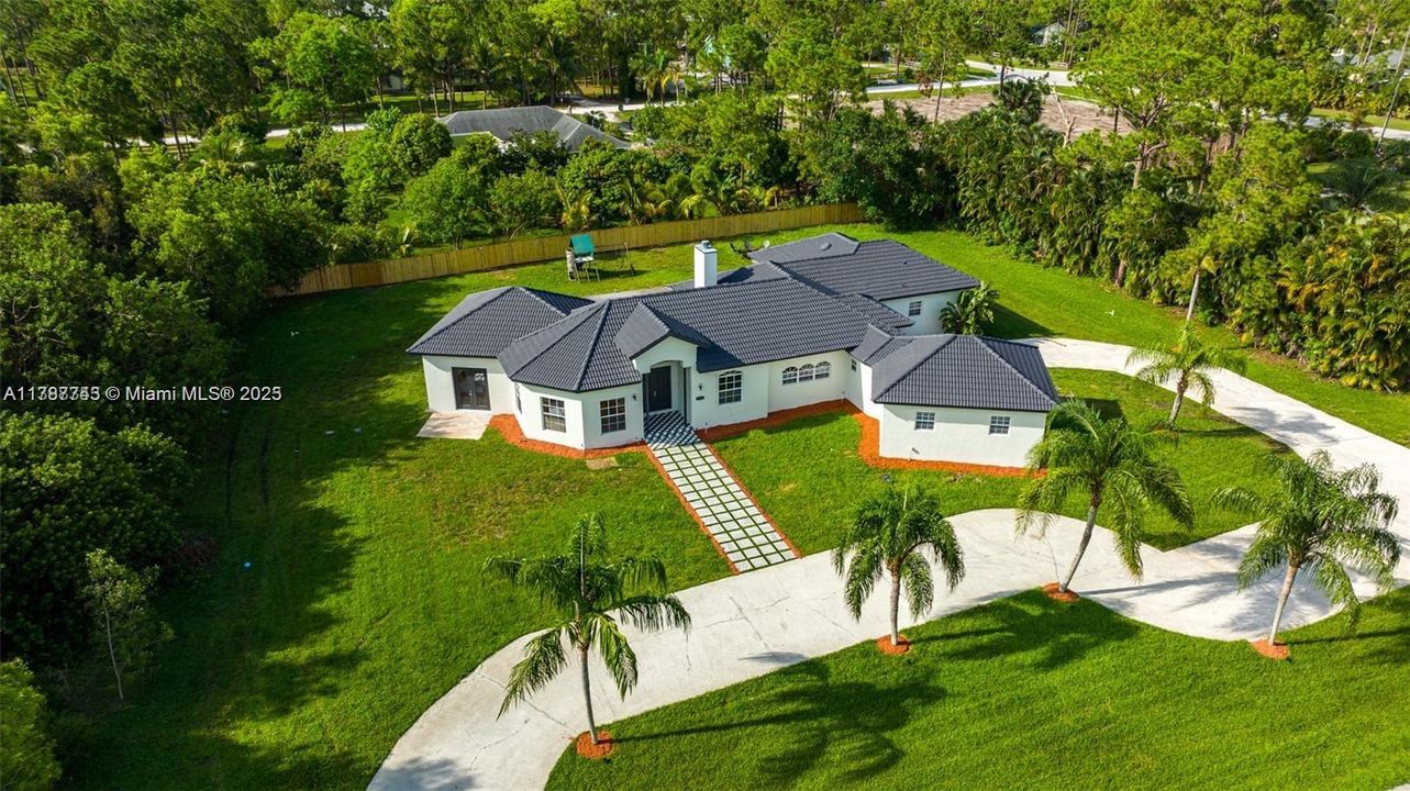 Recientemente alquilado: $9,995 (6 camas, 4 baños, 3259 Pies cuadrados)