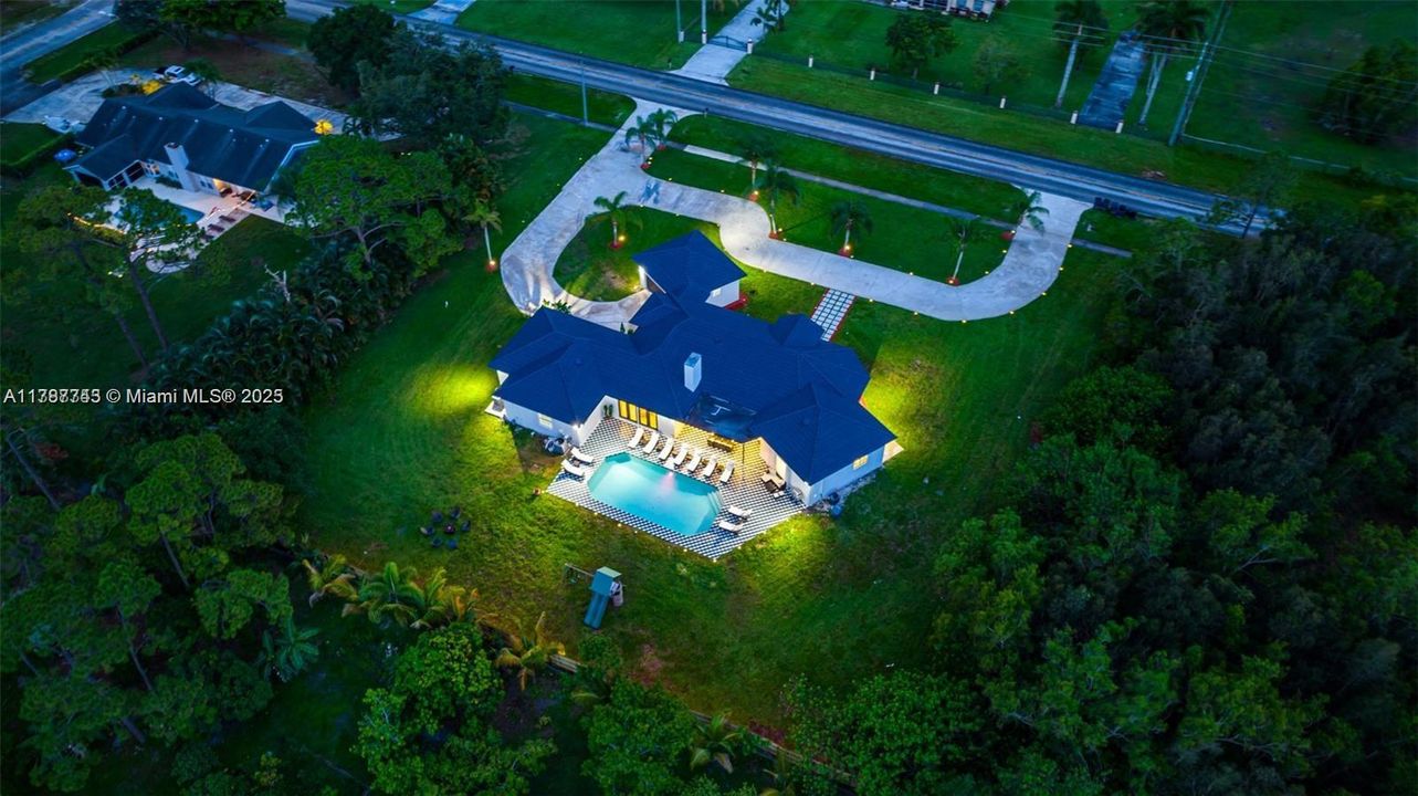 Recientemente alquilado: $9,995 (6 camas, 4 baños, 3259 Pies cuadrados)