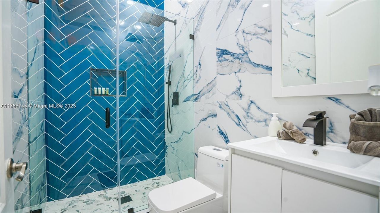 Recientemente alquilado: $9,995 (6 camas, 4 baños, 3259 Pies cuadrados)