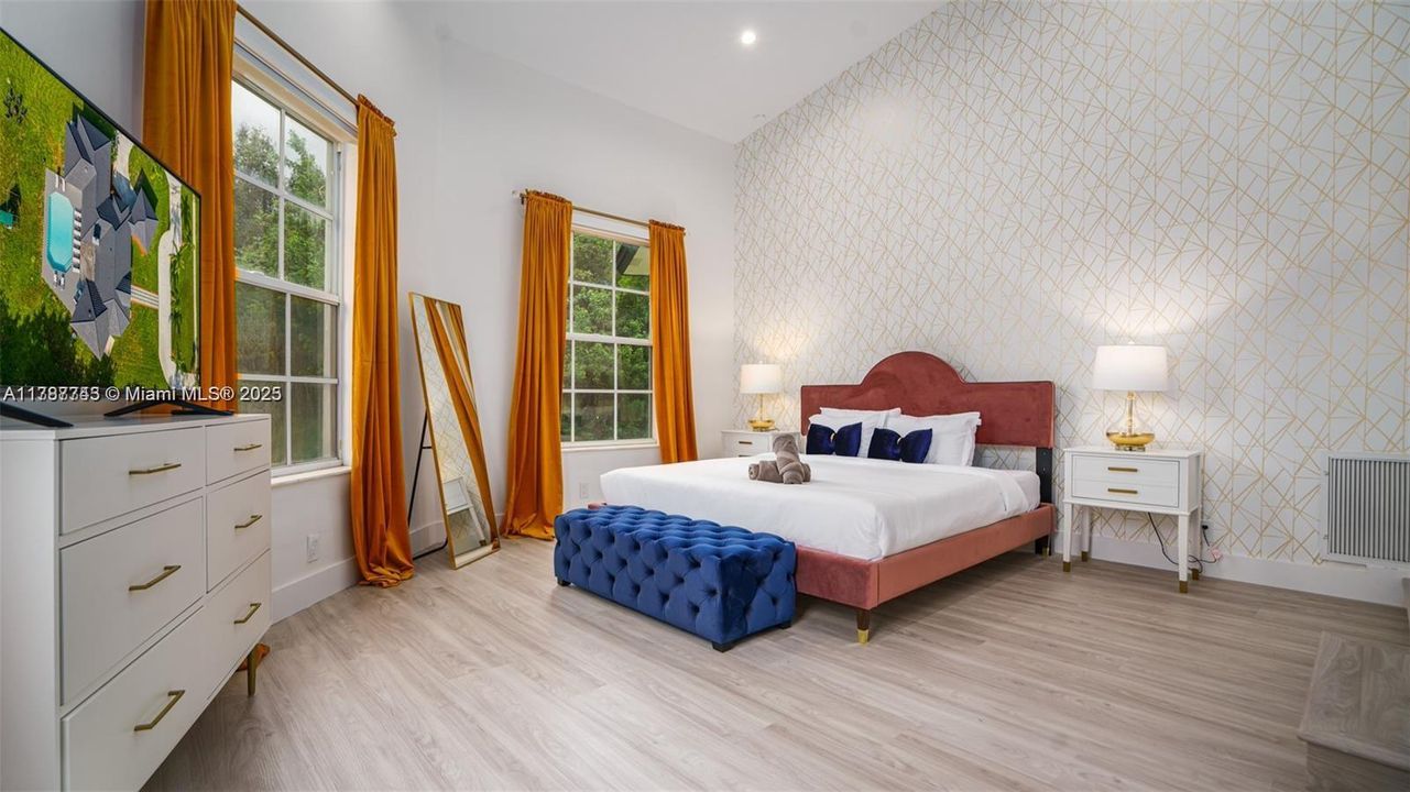 Recientemente alquilado: $9,995 (6 camas, 4 baños, 3259 Pies cuadrados)