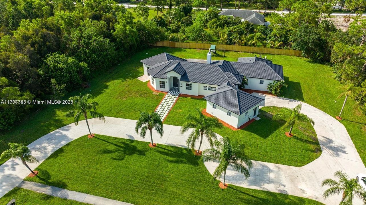 Recientemente alquilado: $9,995 (6 camas, 4 baños, 3259 Pies cuadrados)