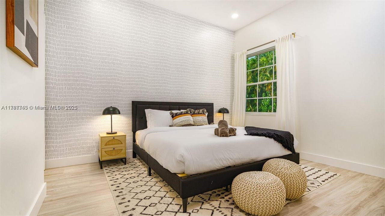 Recientemente alquilado: $9,995 (6 camas, 4 baños, 3259 Pies cuadrados)