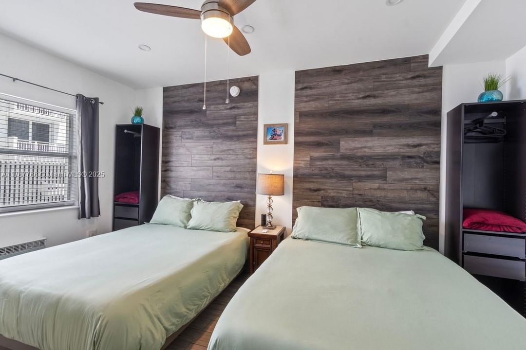 For Sale: $469,000 (1 beds, 1 baths, 410 Square Feet)