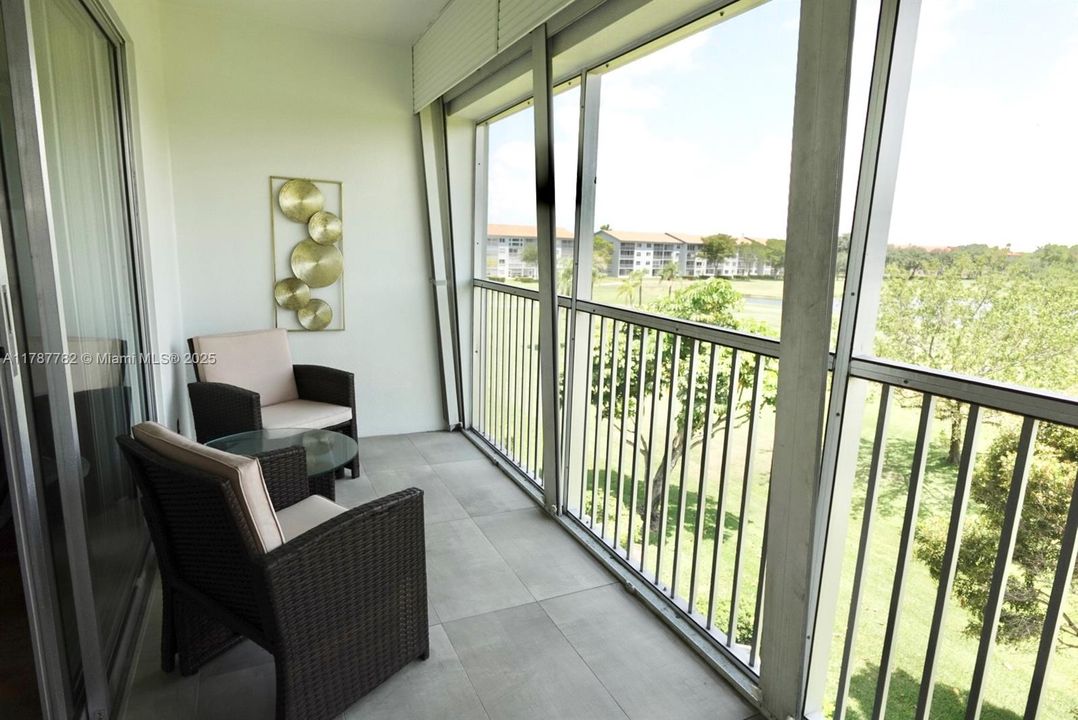 待售: $239,000 (2 贝兹, 2 浴室, 1192 平方英尺)