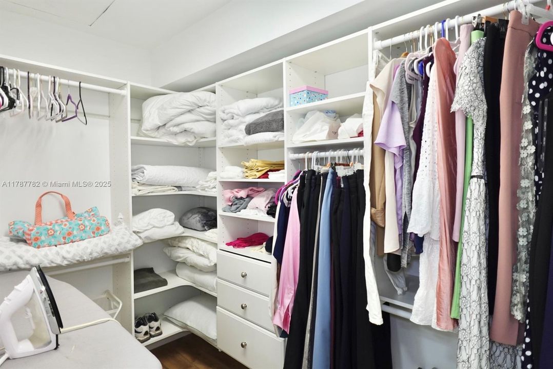 待售: $239,000 (2 贝兹, 2 浴室, 1192 平方英尺)