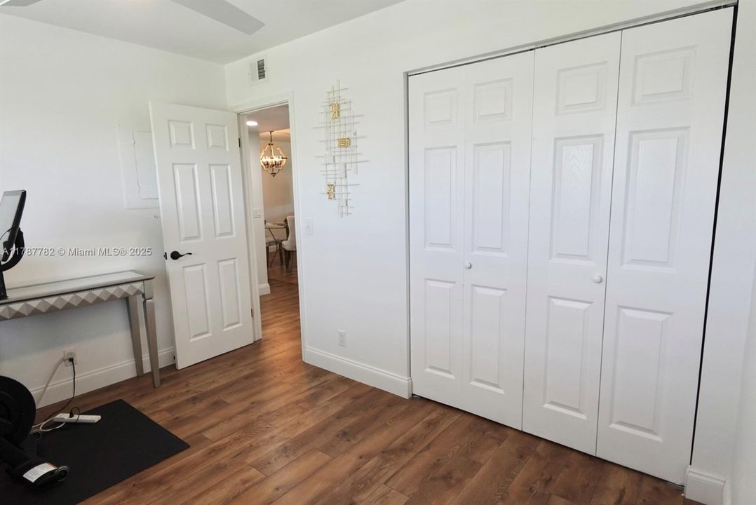 待售: $239,000 (2 贝兹, 2 浴室, 1192 平方英尺)