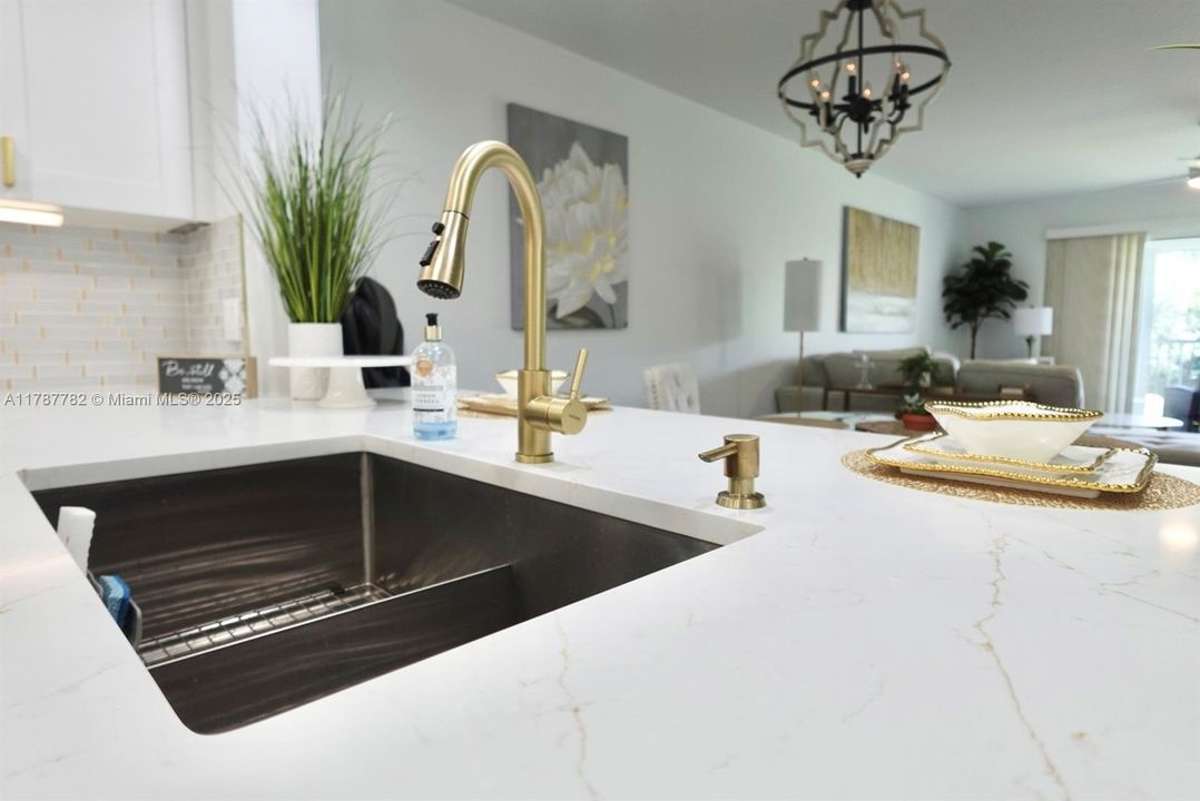 待售: $239,000 (2 贝兹, 2 浴室, 1192 平方英尺)