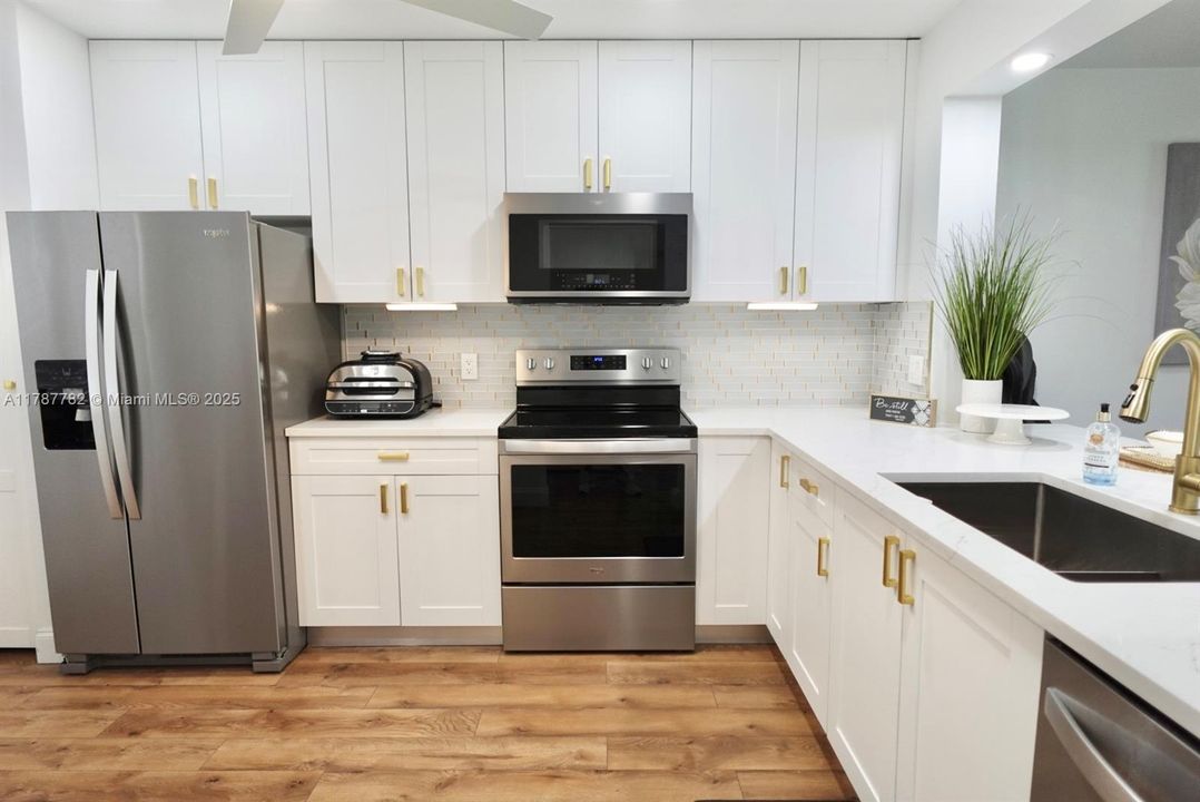 待售: $239,000 (2 贝兹, 2 浴室, 1192 平方英尺)