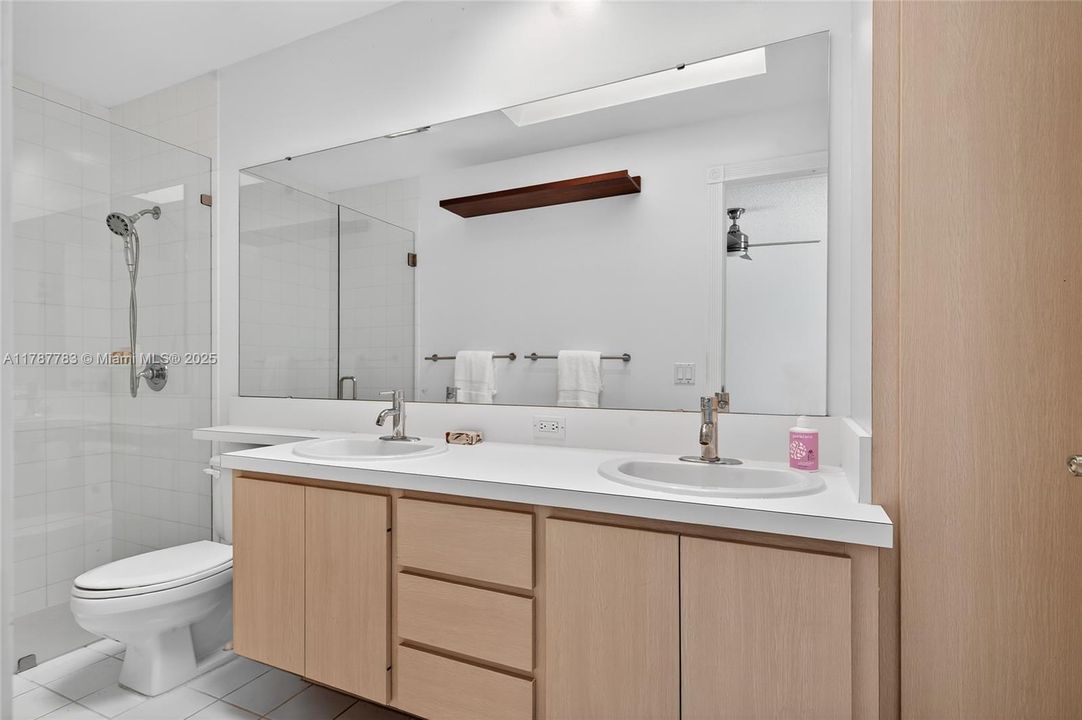 Recently Sold: $359,900 (2 beds, 2 baths, 1152 Square Feet)