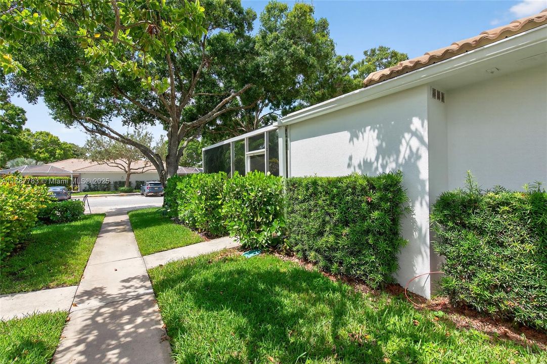 Recently Sold: $359,900 (2 beds, 2 baths, 1152 Square Feet)