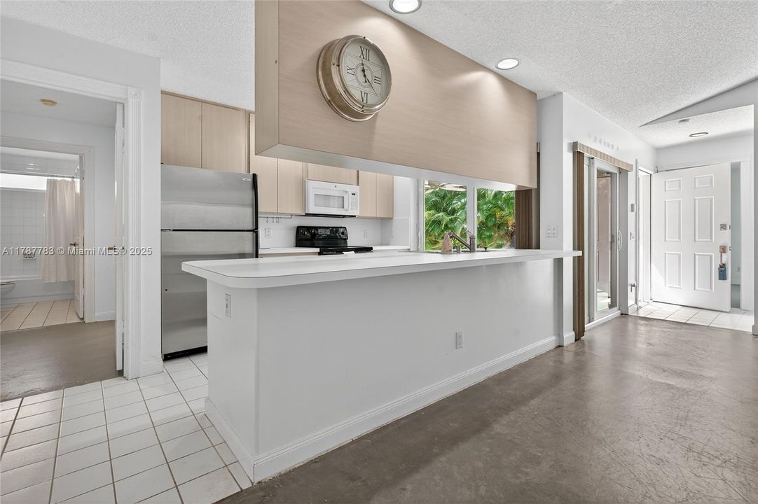 Recently Sold: $359,900 (2 beds, 2 baths, 1152 Square Feet)