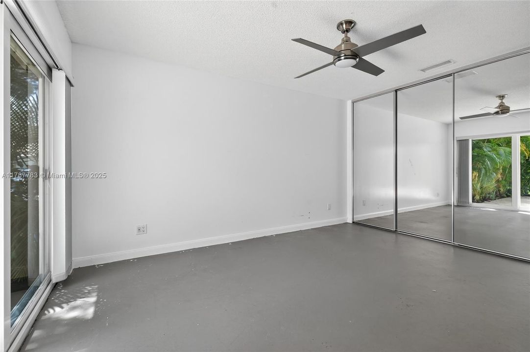 Recently Sold: $359,900 (2 beds, 2 baths, 1152 Square Feet)