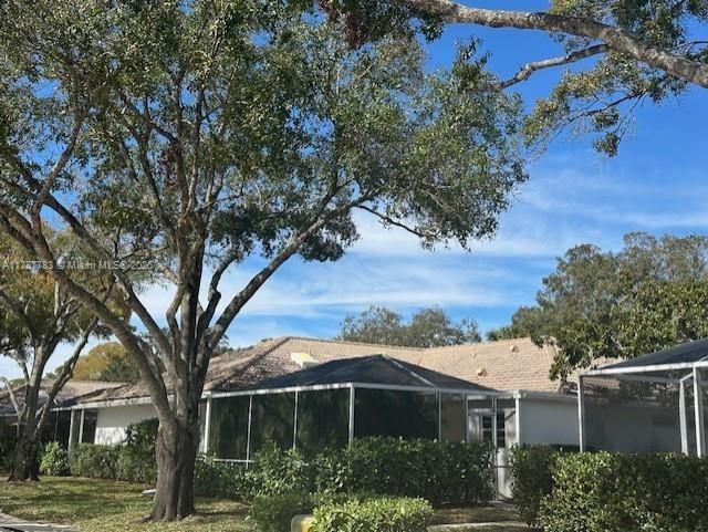 Recently Sold: $359,900 (2 beds, 2 baths, 1152 Square Feet)