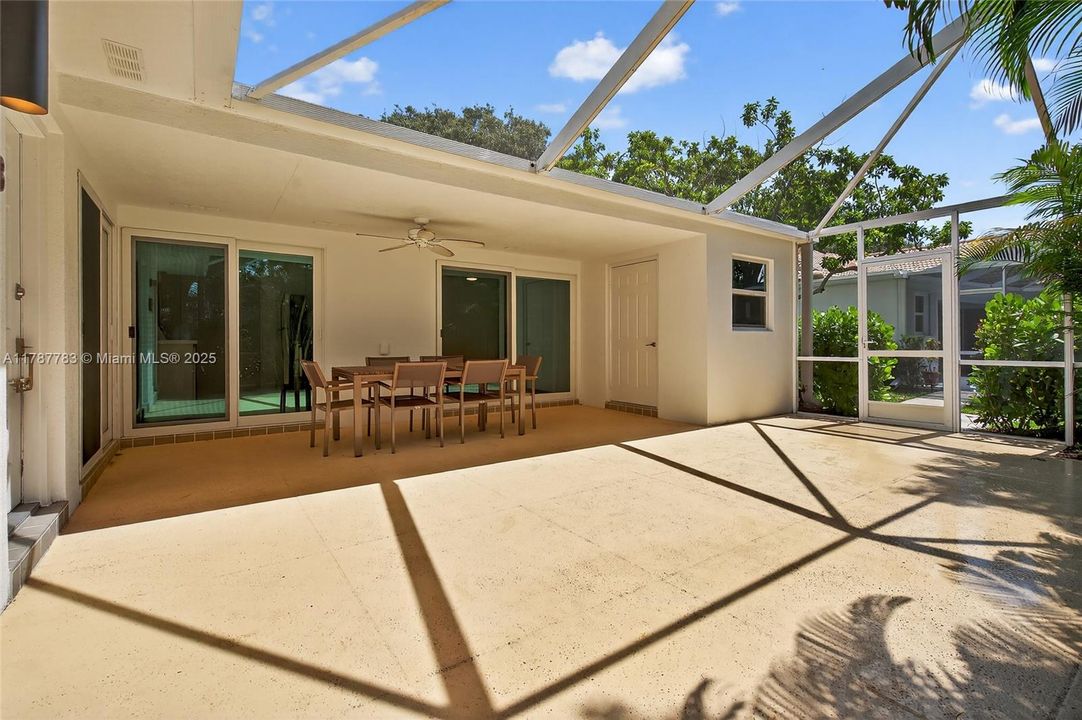 Recently Sold: $359,900 (2 beds, 2 baths, 1152 Square Feet)