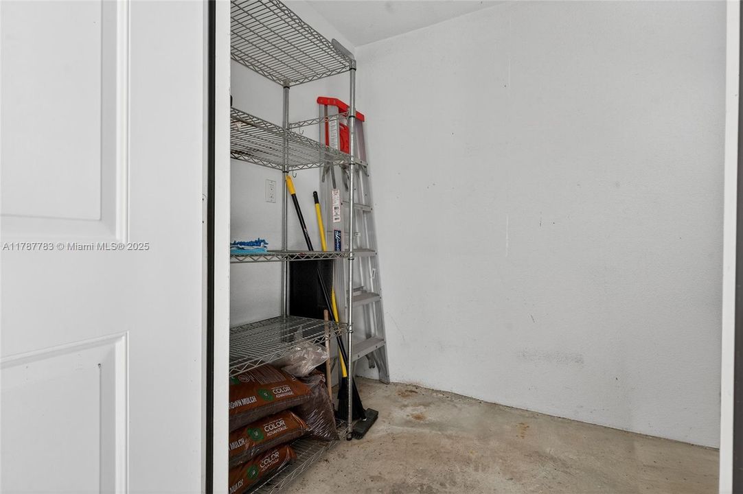 Recently Sold: $359,900 (2 beds, 2 baths, 1152 Square Feet)