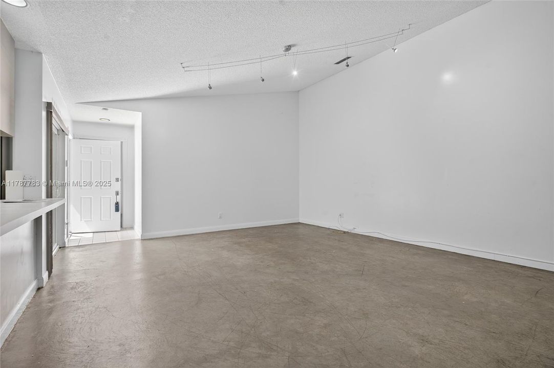 Recently Sold: $359,900 (2 beds, 2 baths, 1152 Square Feet)