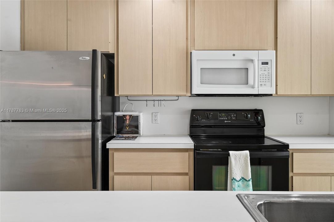 Recently Sold: $359,900 (2 beds, 2 baths, 1152 Square Feet)