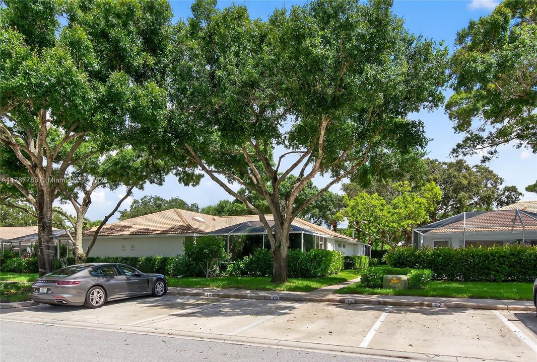 Recently Sold: $359,900 (2 beds, 2 baths, 1152 Square Feet)