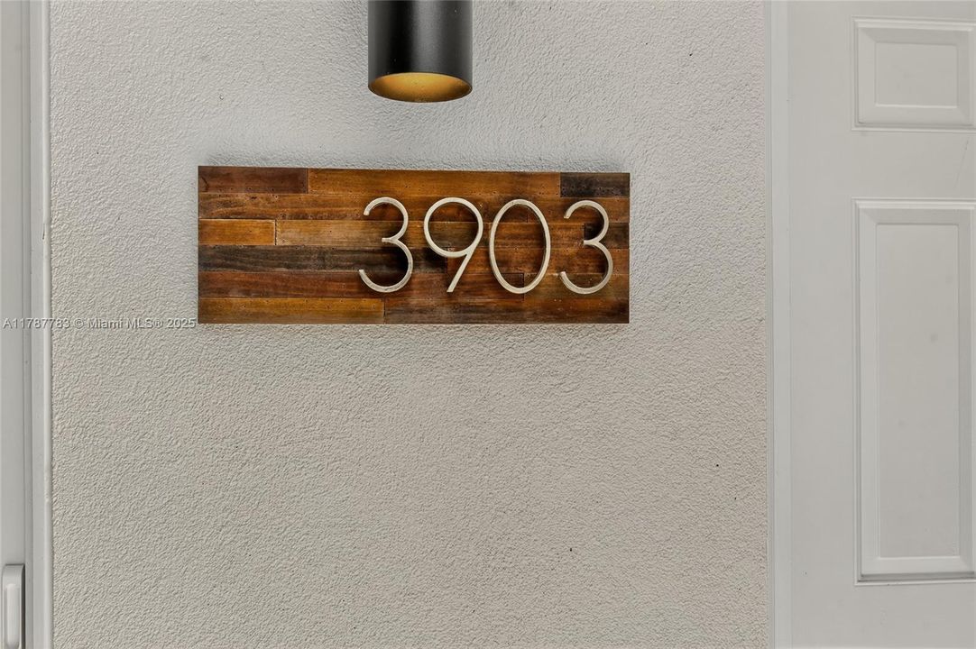 Recently Sold: $359,900 (2 beds, 2 baths, 1152 Square Feet)