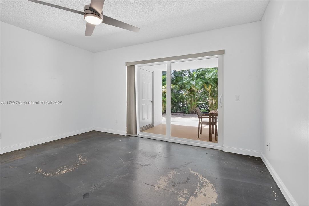 Recently Sold: $359,900 (2 beds, 2 baths, 1152 Square Feet)