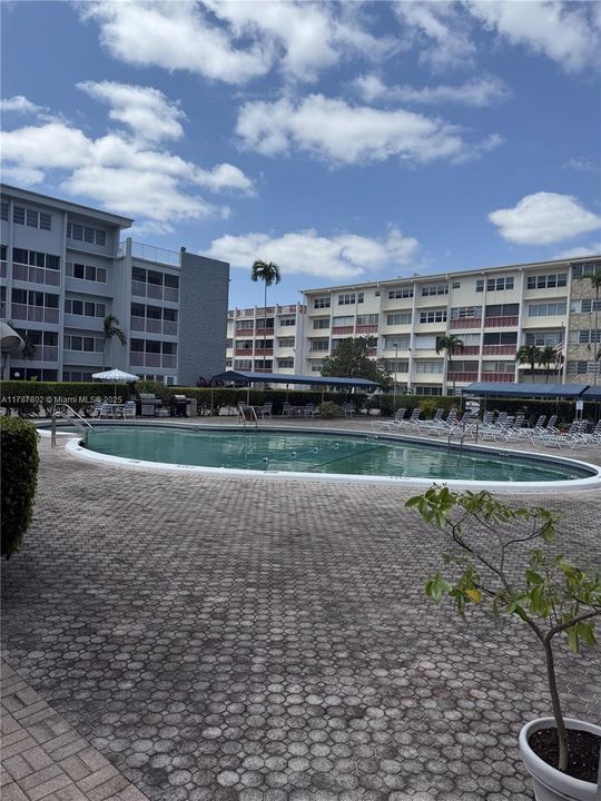 Vendido Recientemente: $140,000 (2 camas, 1 baños, 920 Pies cuadrados)