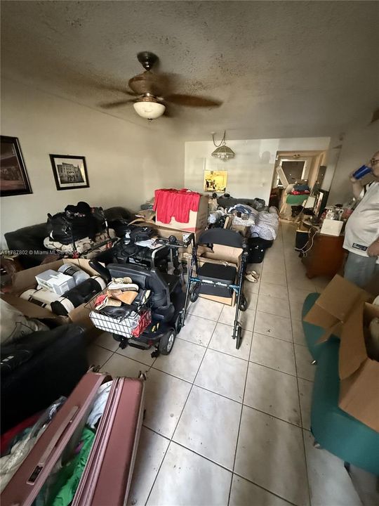 Vendido Recientemente: $140,000 (2 camas, 1 baños, 920 Pies cuadrados)