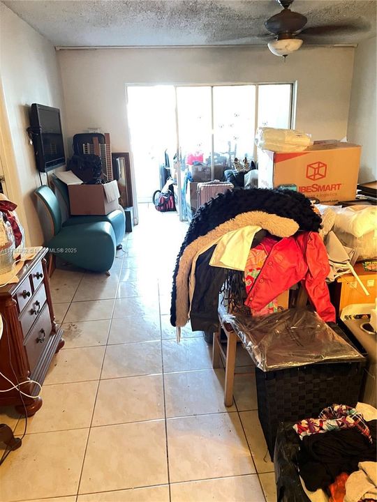 Vendido Recientemente: $140,000 (2 camas, 1 baños, 920 Pies cuadrados)