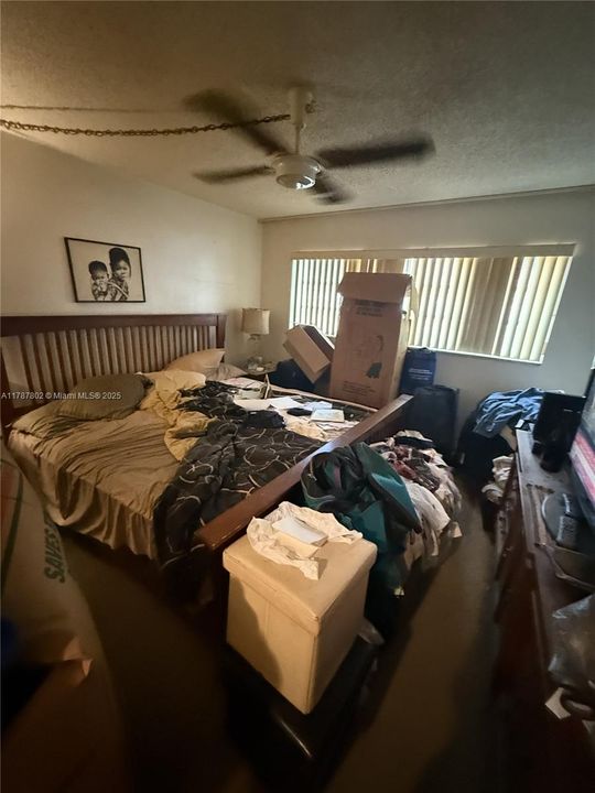 Vendido Recientemente: $140,000 (2 camas, 1 baños, 920 Pies cuadrados)