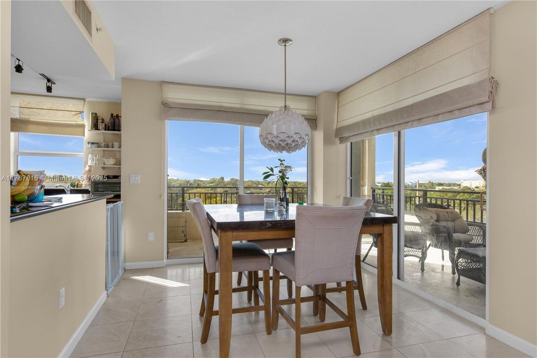 For Sale: $579,999 (2 beds, 2 baths, 1298 Square Feet)