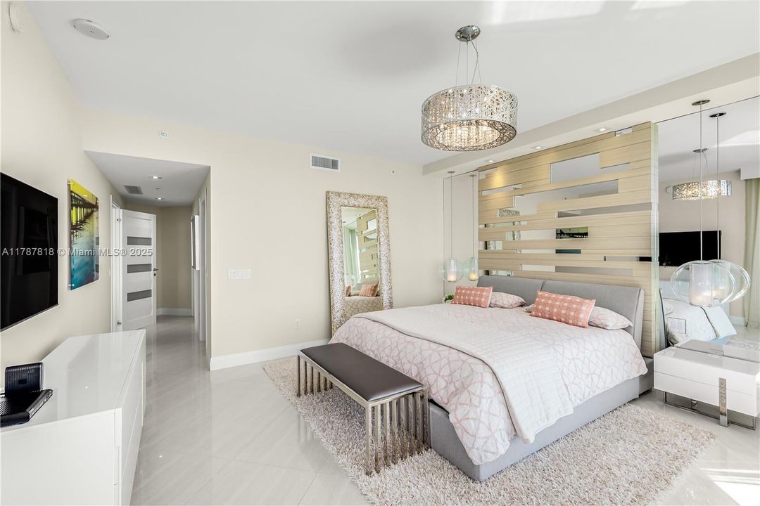 En Venta: $1,499,000 (2 camas, 2 baños, 1958 Pies cuadrados)