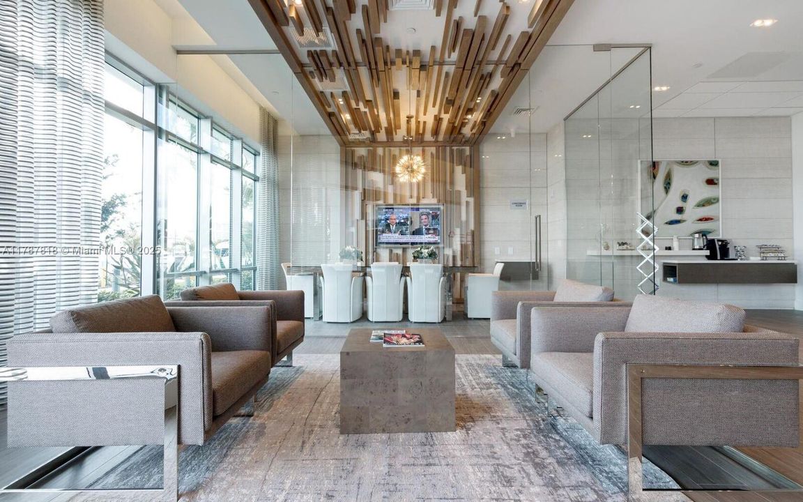 En Venta: $1,499,000 (2 camas, 2 baños, 1958 Pies cuadrados)