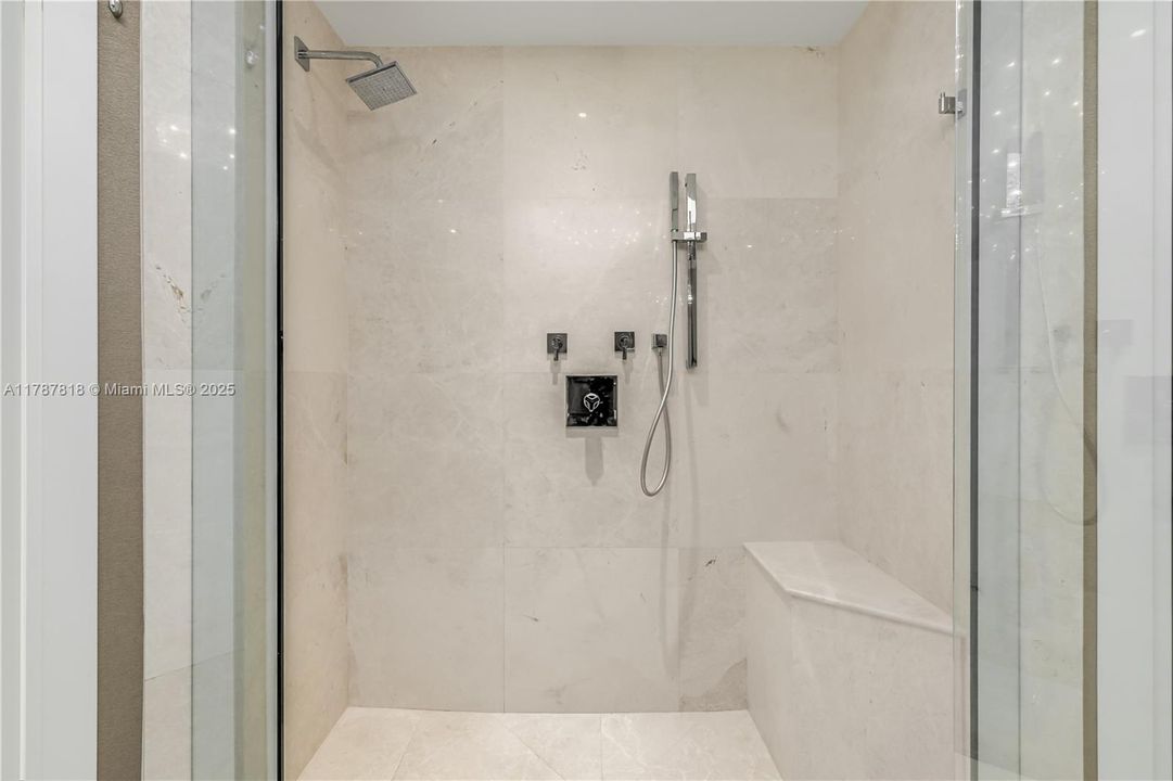 En Venta: $1,499,000 (2 camas, 2 baños, 1958 Pies cuadrados)