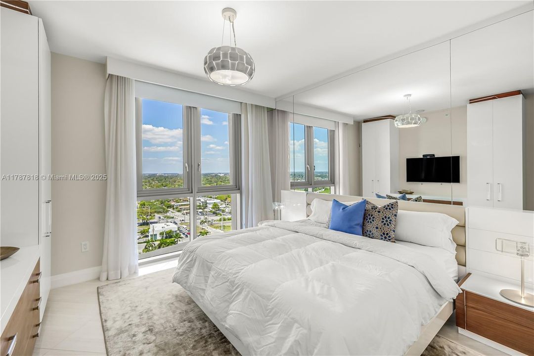 En Venta: $1,499,000 (2 camas, 2 baños, 1958 Pies cuadrados)