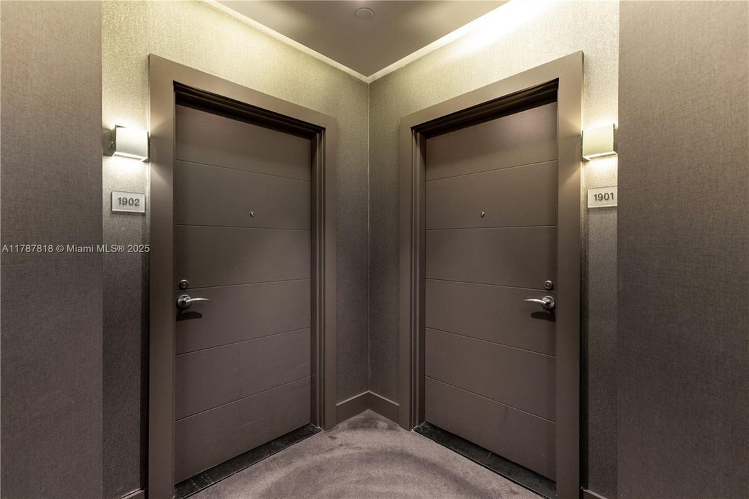 En Venta: $1,499,000 (2 camas, 2 baños, 1958 Pies cuadrados)