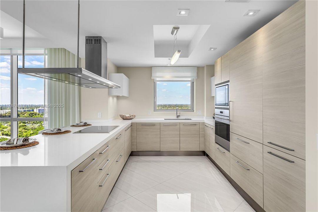 En Venta: $1,499,000 (2 camas, 2 baños, 1958 Pies cuadrados)