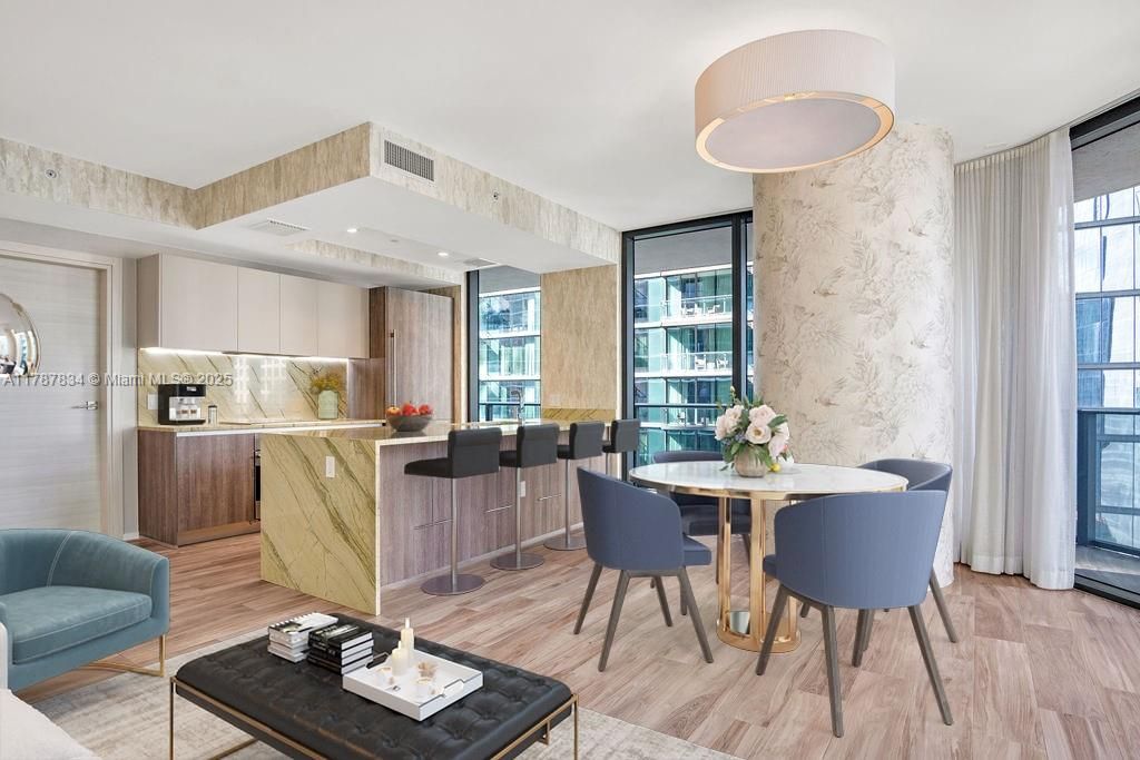 En Venta: $1,099,000 (2 camas, 2 baños, 1152 Pies cuadrados)