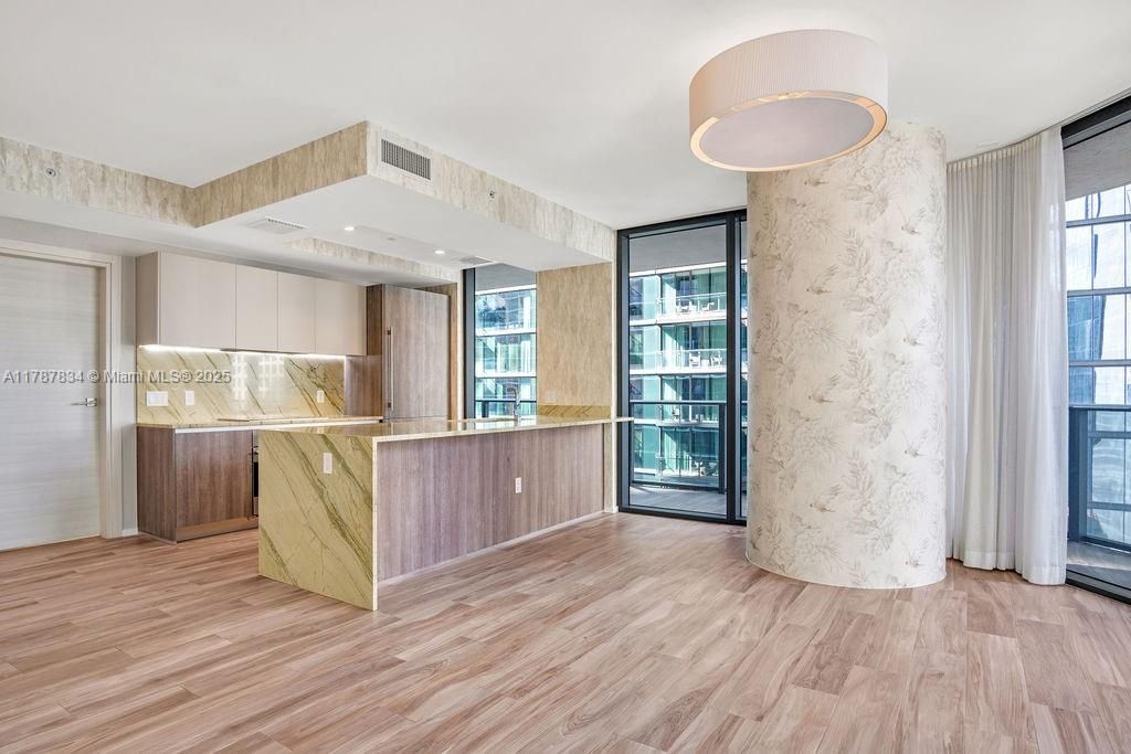 En Venta: $1,099,000 (2 camas, 2 baños, 1152 Pies cuadrados)