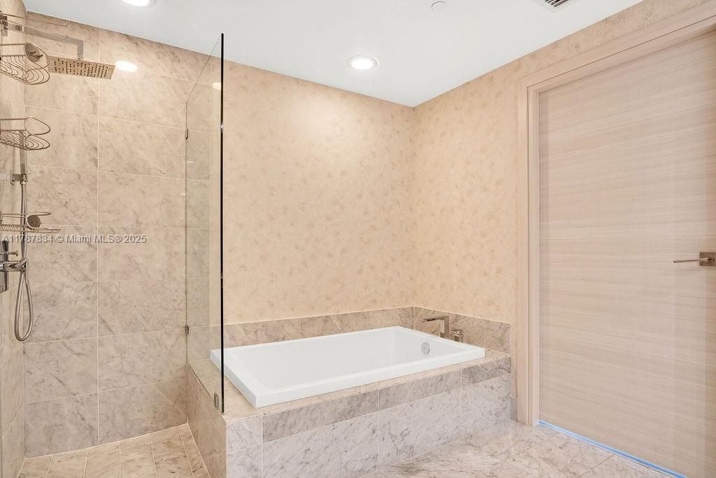 En Venta: $1,099,000 (2 camas, 2 baños, 1152 Pies cuadrados)