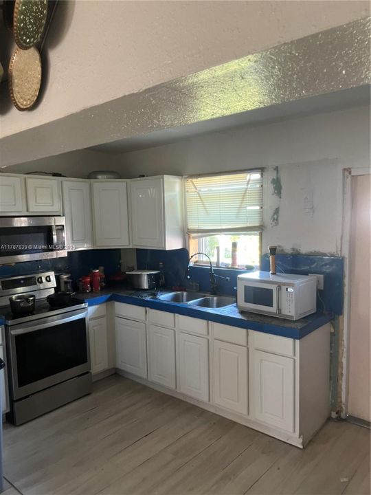 Recently Sold: $379,900 (3 beds, 2 baths, 1152 Square Feet)