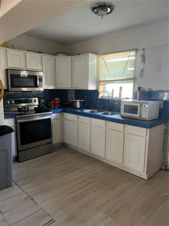 Recently Sold: $379,900 (3 beds, 2 baths, 1152 Square Feet)