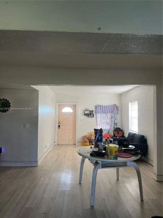 Recently Sold: $379,900 (3 beds, 2 baths, 1152 Square Feet)