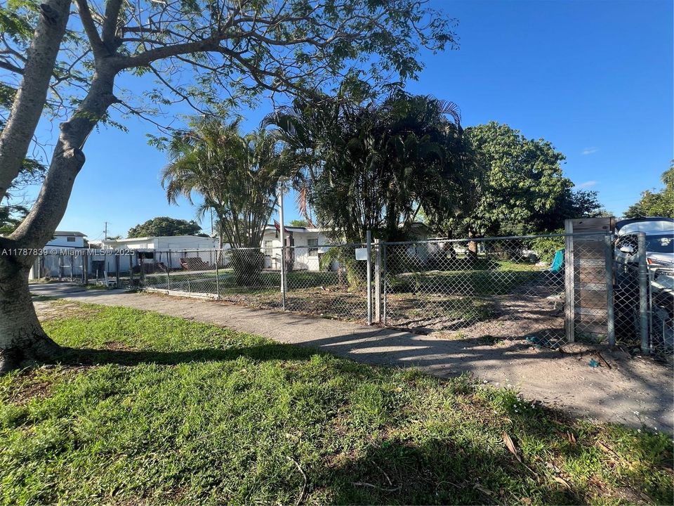 Recently Sold: $379,900 (3 beds, 2 baths, 1152 Square Feet)