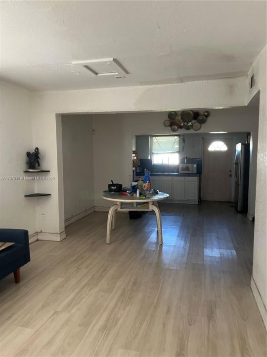 Recently Sold: $379,900 (3 beds, 2 baths, 1152 Square Feet)